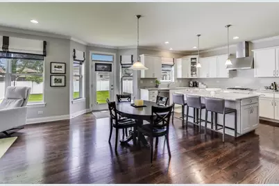 557 N Myrtle Avenue, Elmhurst, IL 60126 - Photo 9