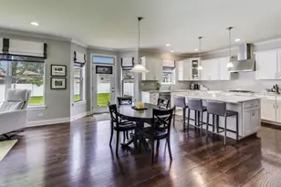 557 N Myrtle Ave, Elmhurst, IL 60126 - Photo 9