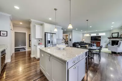 557 N Myrtle Avenue, Elmhurst, IL 60126 - Photo 7