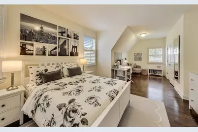 557 N Myrtle Avenue, Elmhurst, IL 60126 - Photo 23