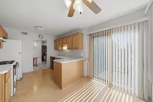 1220 Plum Tree Ct, Schaumburg, IL 60193 - Photo 11