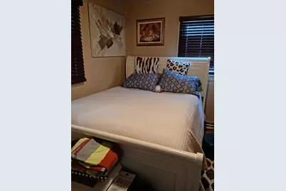 14041 S Calhoun Avenue, Burnham, IL 60633 - Photo 7