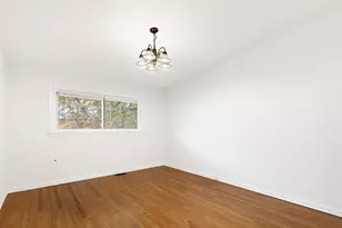 6742 N Monticello Ave N, Lincolnwood, IL 60712 - Photo 9