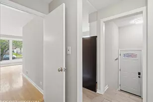 3126 W Jarlath St, Chicago, IL 60645 - Photo 11