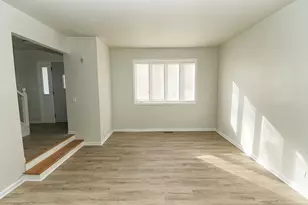 3032 W Vermont Ave, Waukegan, IL 60087 - Photo 7