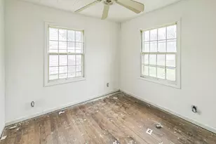 216 W Garfield Ave, Decatur, IL 62526 - Photo 11