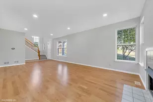 201 Westminster Dr, Bloomingdale, IL 60108 - Photo 5