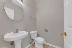 201 Westminster Dr, Bloomingdale, IL 60108 - Photo 15