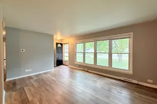 930 Coach Rd, Homewood, IL 60430 - Photo 3