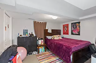 8122 S Kingston Ave, Chicago, IL 60617 - Photo 17