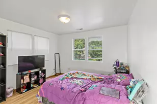 8122 S Kingston Ave, Chicago, IL 60617 - Photo 13