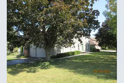 1099 W Jefferson Avenue, Naperville, IL 60540 - Photo 9