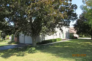 1099 W Jefferson Ave, Naperville, IL 60540 - Photo 9