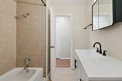 9556 S Bennett Avenue, Chicago, IL 60617 - Photo 11