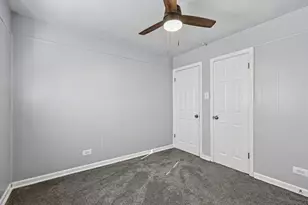 9556 S Bennett Ave, Chicago, IL 60617 - Photo 13