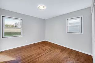 2123 Fairland Dr, Sycamore, IL 60178 - Photo 13