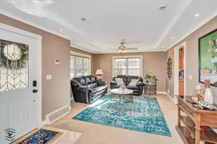 918 S Fairfield Ave, Lombard, IL 60148 - Photo 5