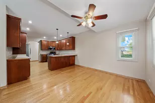 604 Bethany Dr, Shorewood, IL 60404 - Photo 5