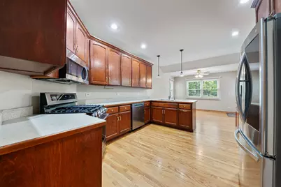 604 Bethany Drive, Shorewood, IL 60404 - Photo 7