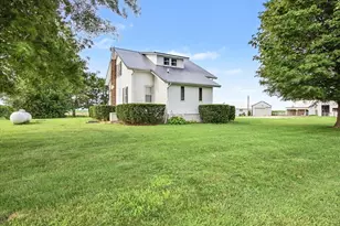 9898 E 1200 N Rd, Chenoa, IL 61726 - Photo 3