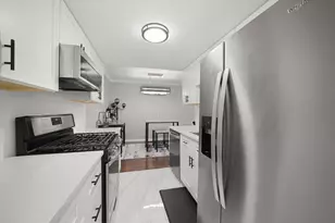 7920 Woodglen Ln, Downers Grove, IL 60516 - Photo 5