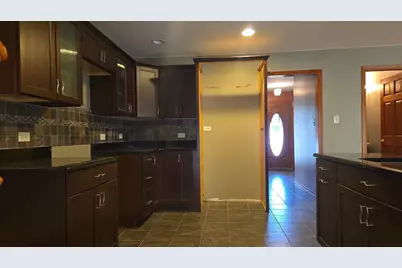 947 E 169th Street, South Holland, IL 60473 - Photo 9