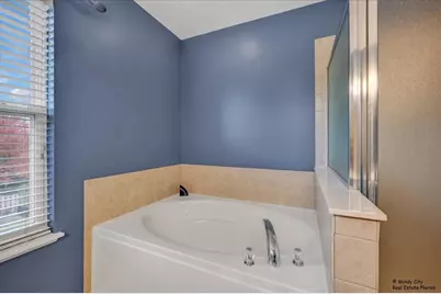 316 Gregory M Sears Drive, Gilberts, IL 60136 - Photo 17