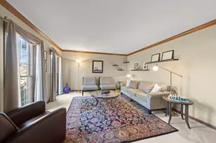 73 Venetian Way Cir, Wheaton, IL 60189 - Photo 9