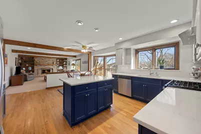 73 Venetian Way Circle, Wheaton, IL 60189 - Photo 5