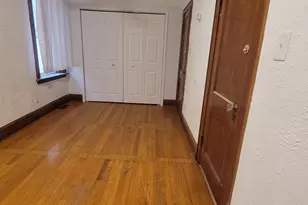 8429 S Marquette Ave, Chicago, IL 60617 - Photo 9