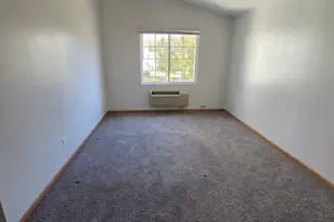 2125 Silverstone Dr, Carpentersville, IL 60110 - Photo 11