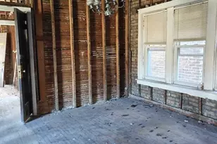 7524 S Colfax Ave, Chicago, IL 60649 - Photo 9