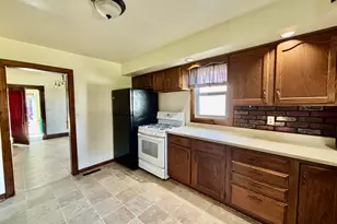 231 Bennett St, Belvidere, IL 61008 - Photo 9