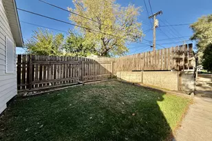 422 Chartres St, Lasalle, IL 61301 - Photo 5