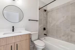 805 N Milwaukee Ave, Chicago, IL 60642 - Photo 15