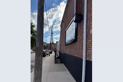 627 W 18th Street, Chicago, IL 60616 - Photo 9