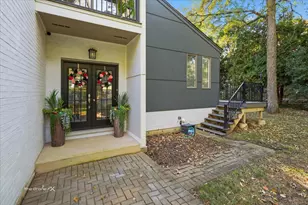 27W041 Walz Way, Wheaton, IL 60189 - Photo 5