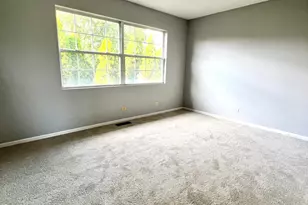 17716 W Horseshoe Ln, Gurnee, IL 60031 - Photo 7