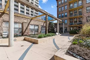 1910 S Indiana Ave, Chicago, IL 60616 - Photo 25