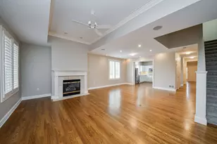 325 Delnor Glen Dr, Saint Charles, IL 60174 - Photo 5