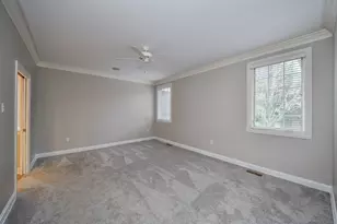 325 Delnor Glen Dr, Saint Charles, IL 60174 - Photo 9