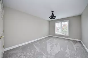 325 Delnor Glen Dr, Saint Charles, IL 60174 - Photo 15