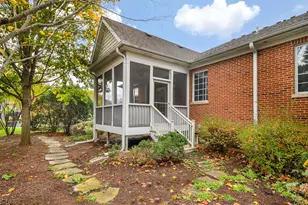 325 Delnor Glen Dr, Saint Charles, IL 60174 - Photo 19