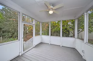 325 Delnor Glen Dr, Saint Charles, IL 60174 - Photo 17