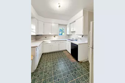 1468 S Float Avenue, Freeport, IL 61032 - Photo 5