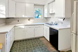 1468 S Float Ave, Freeport, IL 61032 - Photo 5