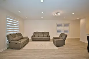 [Address not provided], Chicago, IL 60630 - Photo 5