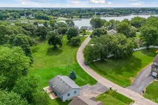 1233 Lakewood Dr, Lake Holiday, IL 60552 - Photo 35