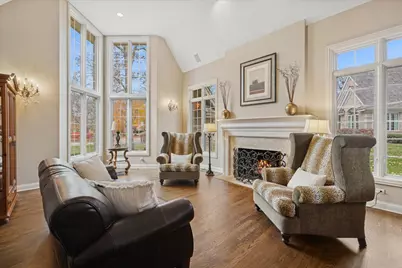 2041 Tremont Court, Libertyville, IL 60048 - Photo 5