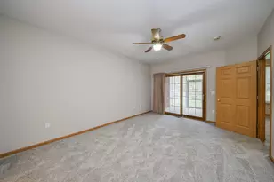 310 Delnor Glen Dr, Saint Charles, IL 60174 - Photo 9